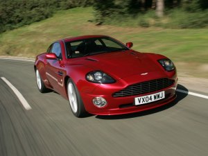 Обои для рабочего стола: Aston Martin Vanquis...