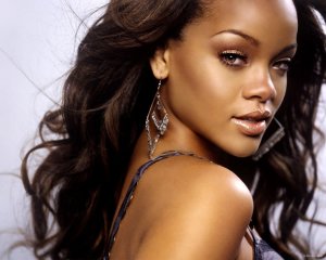 Обои для рабочего стола: Rihanna