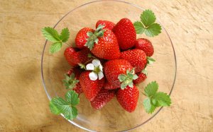 Обои для рабочего стола: Strawberry