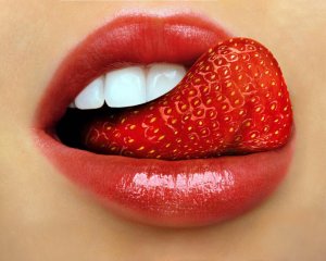 Обои для рабочего стола: Клубничный язычок