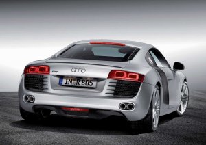 Обои для рабочего стола: Красавец Audi R8 