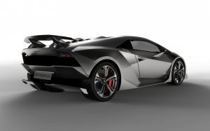 Обои для рабочего стола: Lamborghini Aventado...