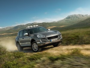 Обои для рабочего стола: Porsche Cayenne