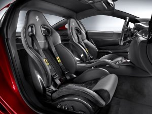 Обои для рабочего стола: Внутри Ferrari