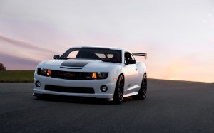 Обои для рабочего стола: Chevrolet-camaro