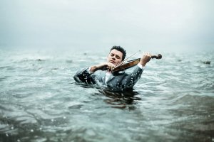 Обои для рабочего стола: Музыка всегда жива