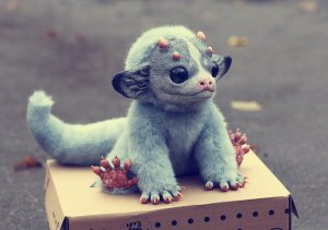 Обои для рабочего стола: Игрушка на коробке