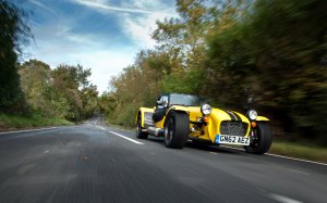 Обои для рабочего стола: Спорткар Caterham 