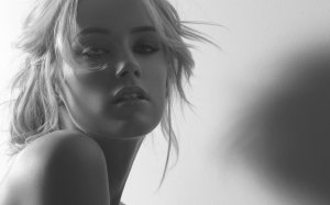 Обои для рабочего стола: Сама чувственность