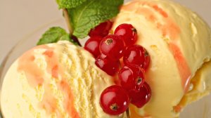 Обои для рабочего стола: Мороженое со смороди...
