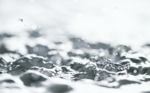 Обои для рабочего стола: Волнение воды