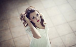 Обои для рабочего стола: Взгляд в камеру