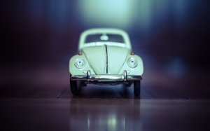 Обои для рабочего стола: Игрушечный автомобил...