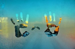 Обои для рабочего стола: Отпечатки ладошек