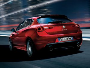 Giulietta AR  - скачать обои на рабочий стол