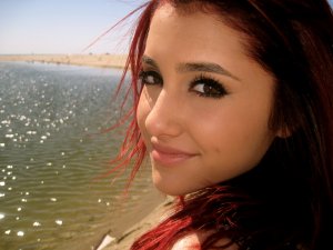 Обои для рабочего стола: Ariana Grande
