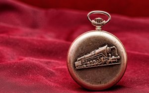 Обои для рабочего стола: Часы с чеканкой