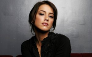 Обои для рабочего стола: Amber Heard