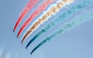 Обои для рабочего стола: Пятерка разноцветных