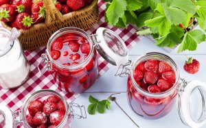 Обои для рабочего стола: Клубничное варенье