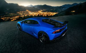 Обои для рабочего стола: Lamborghini Huracan