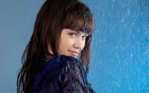 Обои для рабочего стола: Под дождем