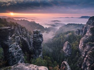 Обои для рабочего стола: С вершины горы