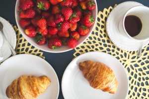 Обои для рабочего стола: Кофе с клубникой