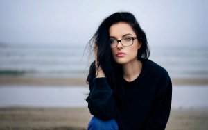 Обои для рабочего стола: В очках