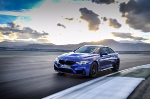 Обои для рабочего стола: BMW M4 CS Worldwide