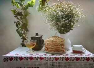 Блины с медом - скачать обои на рабочий стол