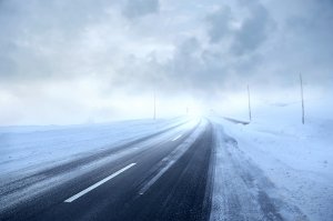 Обои для рабочего стола: Заснеженная трасса