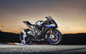 Обои для рабочего стола: Yamaha YZF R1M