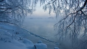 Обои для рабочего стола: Замерзшее озеро