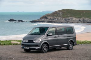 Обои для рабочего стола: Volkswagen Caravelle