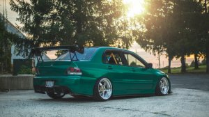 Обои для рабочего стола: Заниженная evo