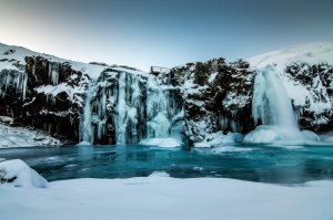 Лед на водопаде - скачать обои на рабочий стол