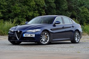 \Alfa_Romeo_2016-17_Giulia_Q2_Blue_Metallic - скачать обои на рабочий стол