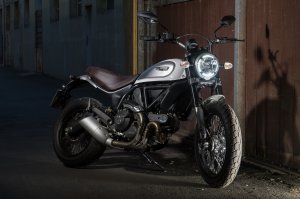 Обои для рабочего стола: Мотоцикл Ducati Scra...