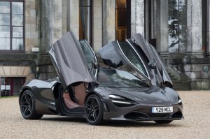 Обои для рабочего стола: McLaren 720S Coupe 