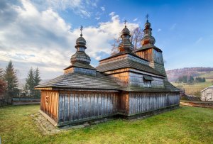 Обои для рабочего стола: Деревянная церковь