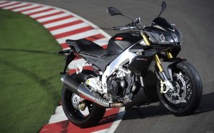 Обои для рабочего стола: Мотоцикл Aprilia